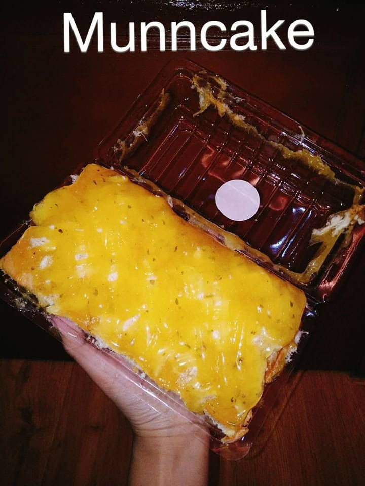 Bông lan trứng muối Mun Bakery Bông lan trứng muối Mun Bakery