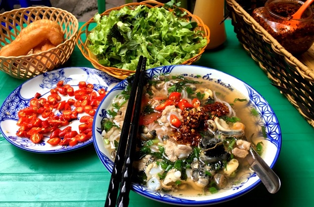 Bún ốc sườn sụn