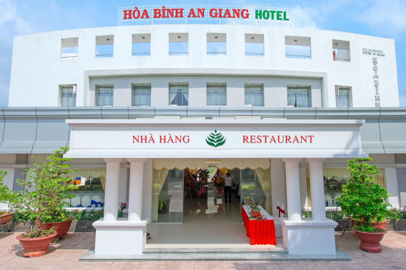 Hòa Bình  Hotel