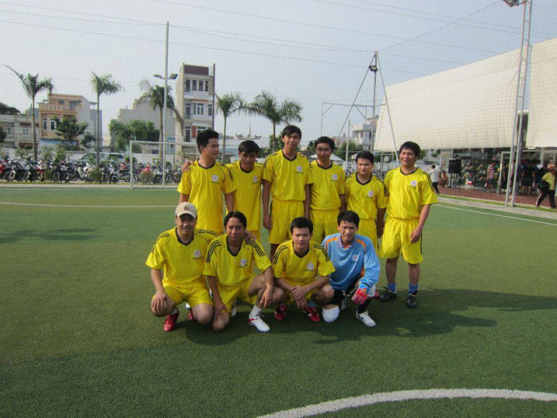 Sân bóng đá Chuyên Việt