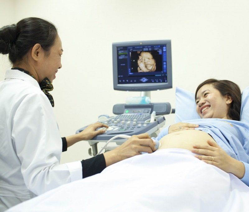 Lần khám thai đầu tiên (6 - 8 tuần)