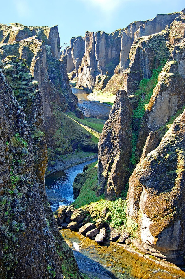 Hẻm núi Fjaðrárgljúfur - Iceland
