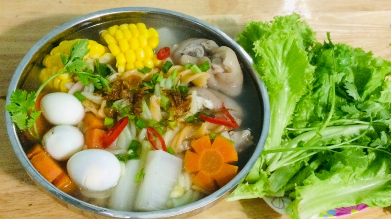 Nui rau củ nấu giò heo thập cẩm Nui rau củ nấu giò heo thập cẩm