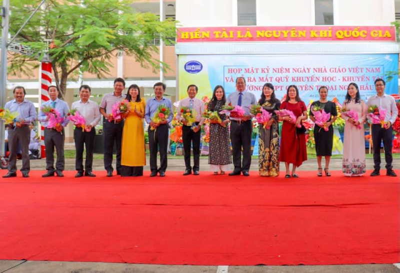 THPT Chuyên Thoại Ngọc Hầu