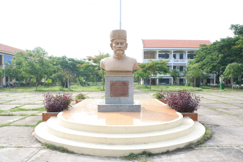 Trường THPT Chu Văn An