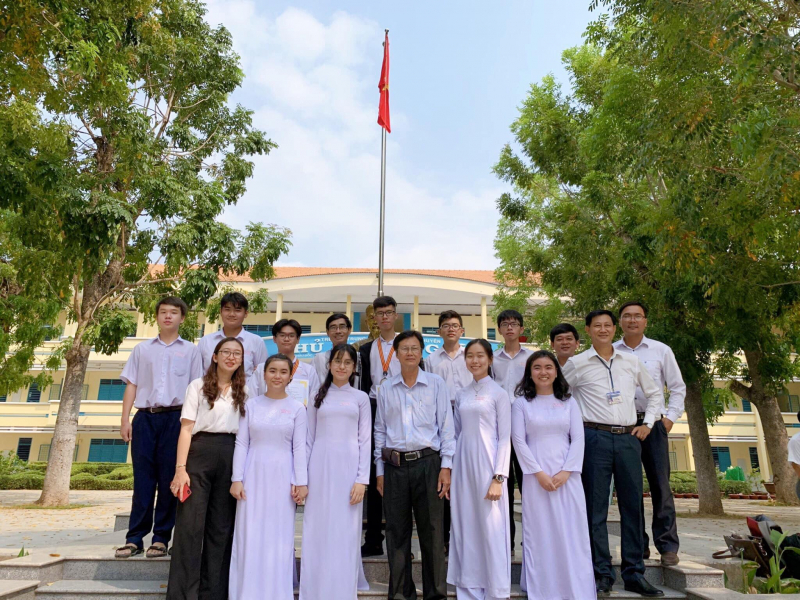 Trường THPT Chuyên Thủ Khoa Nghĩa