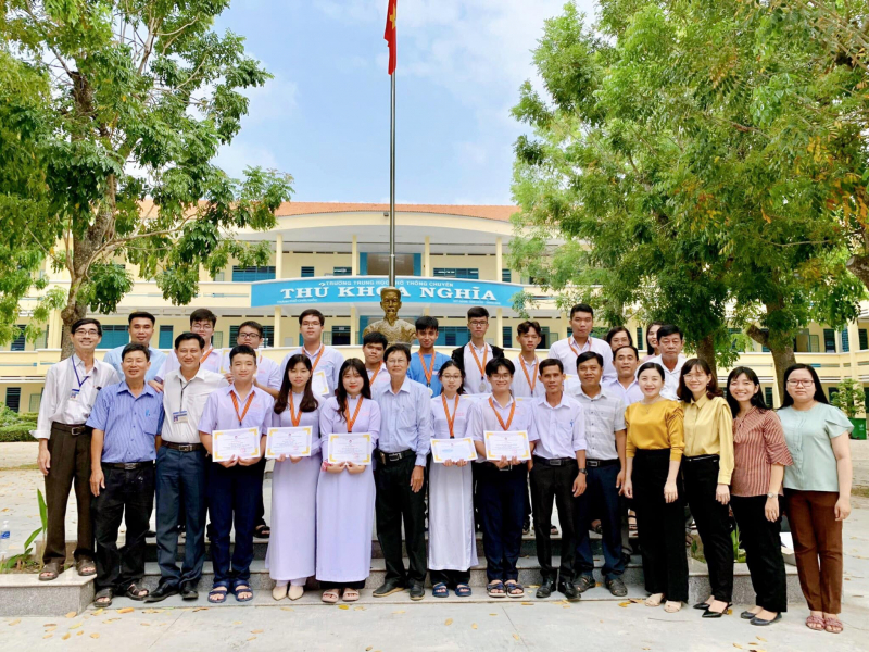 Trường THPT Chuyên Thủ Khoa Nghĩa