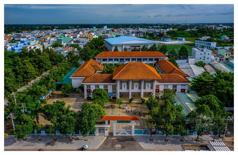 Trường THPT Nguyễn Hiền