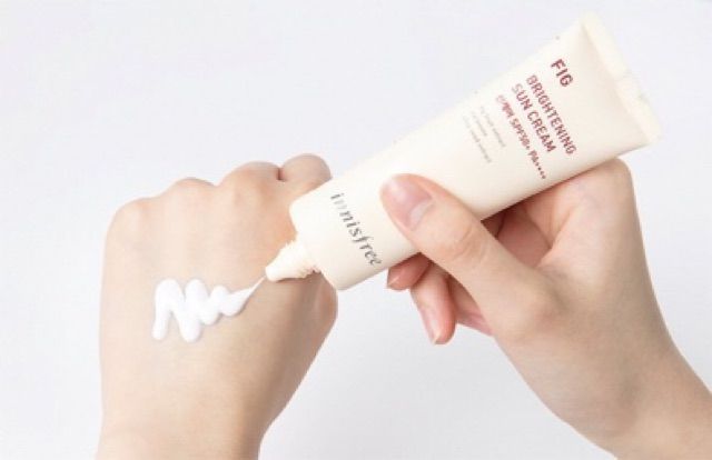 Kem chống nắng vật lý Innisfree Fig Brightening Sun Cream SPF50+ PA++++