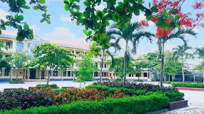 Trường THPT Quảng Ninh