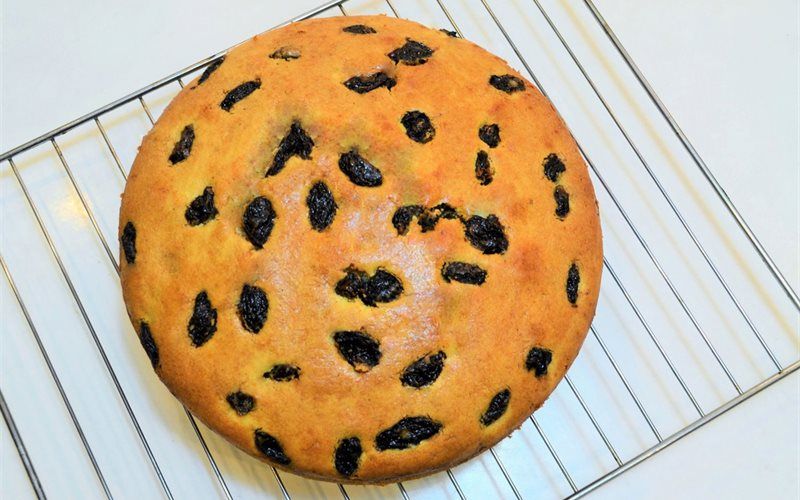 Bánh bông lan nho khô Bánh bông lan nho khô