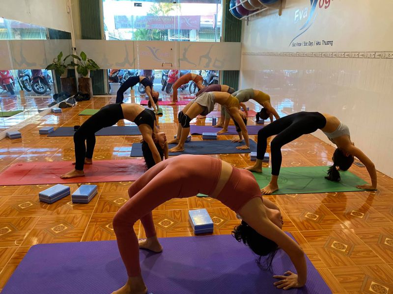 EVA Yoga Đak Mil