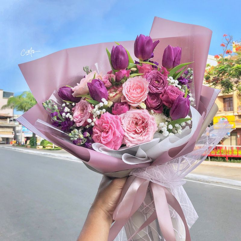 CỏMay Flowers