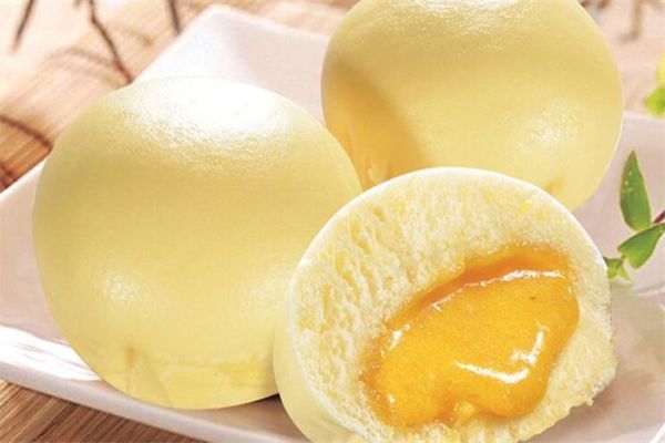 Bánh bao kim sa trứng muối