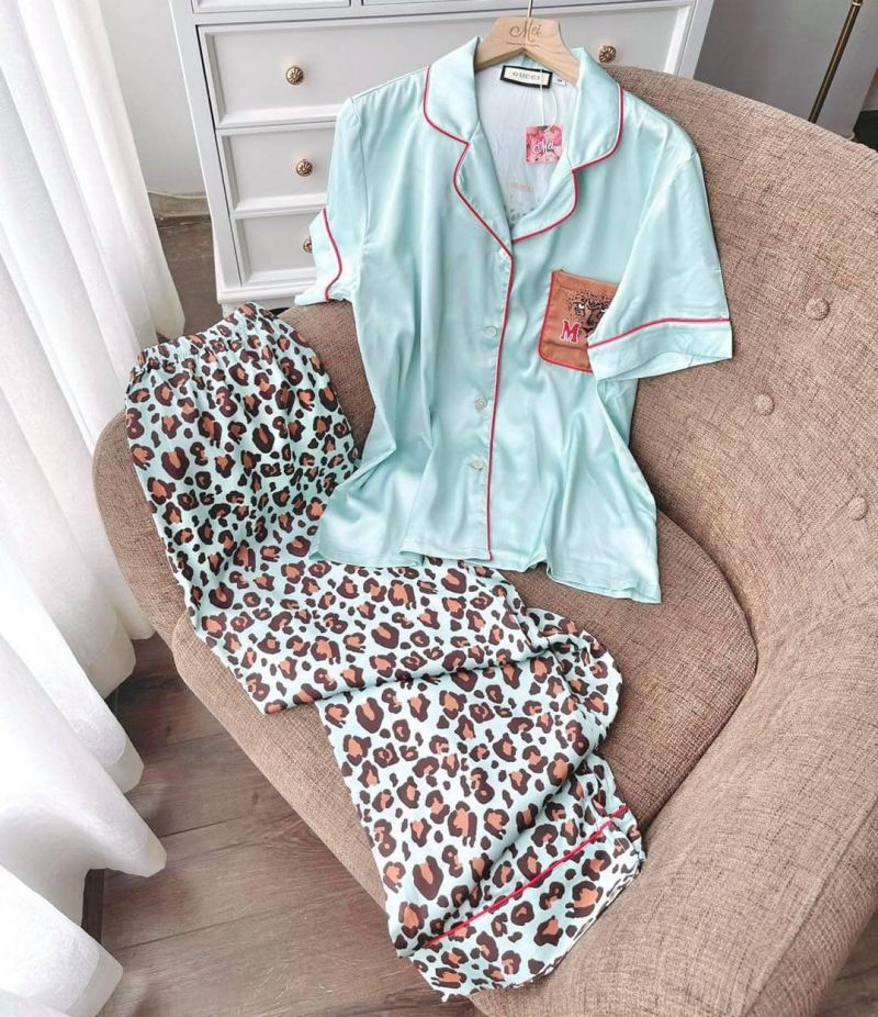 Tun's Bikini & Sleepwear