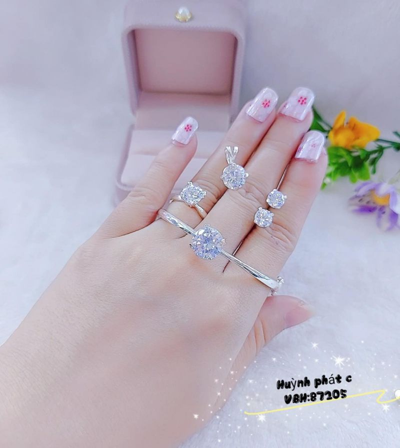 Trang sức bạc tiệm vàng Hồng Ngọc Chương