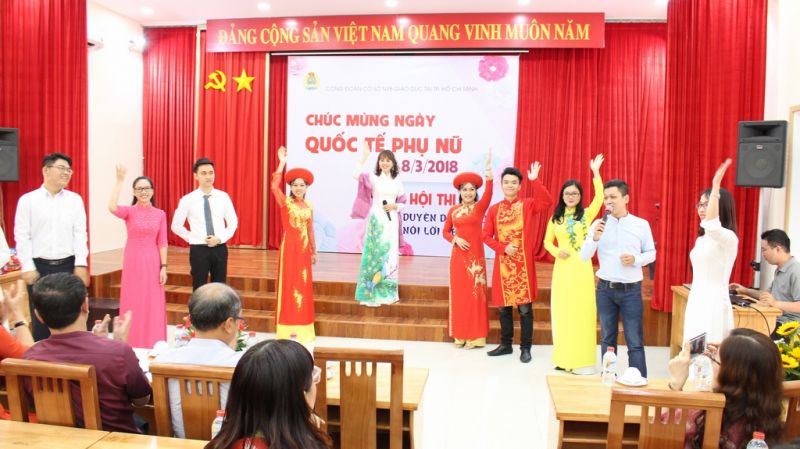 Tạo tiết mục văn nghệ tập thể của đồng nghiệp nam