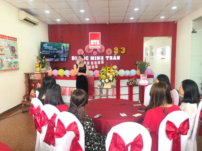 Tổ chức bữa tiệc kết hợp với tư vấn làm đẹp