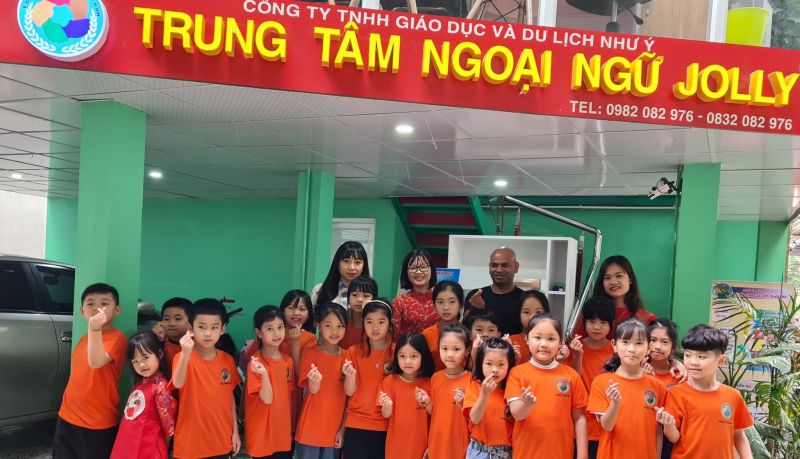 Trung tâm Ngoại ngữ Jolly