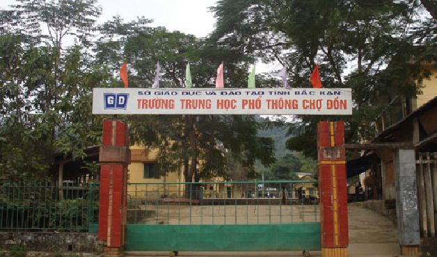Trường THPT Chợ Đồn