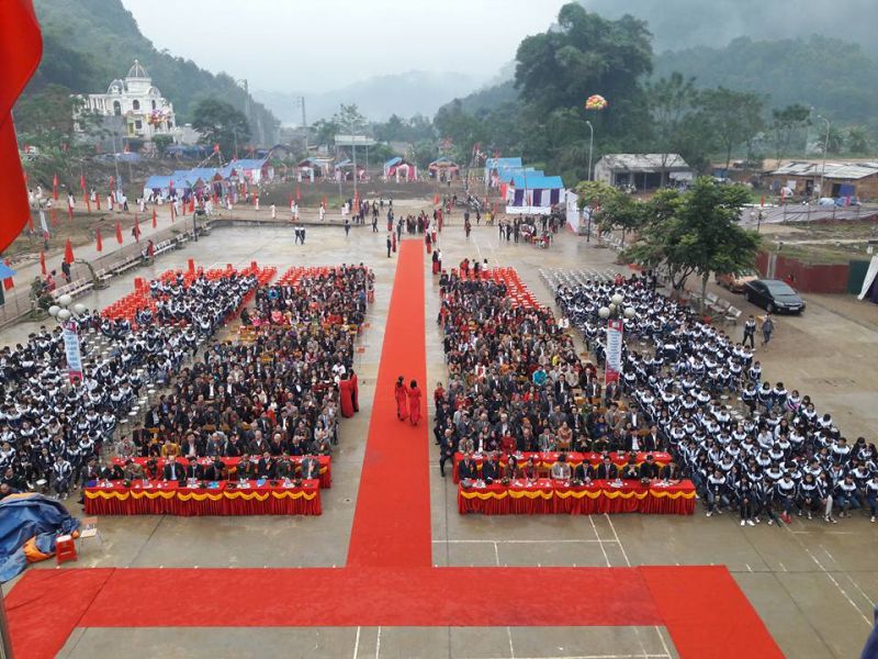 Trường THPT Chợ Đồn