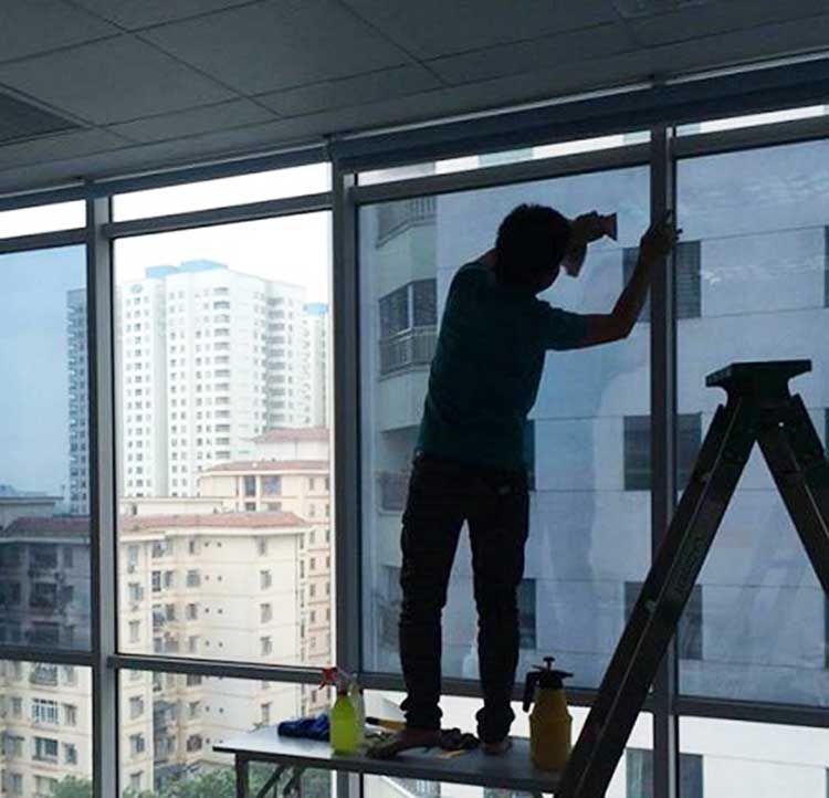 Sử dụng phim cách nhiệt cho vách kính