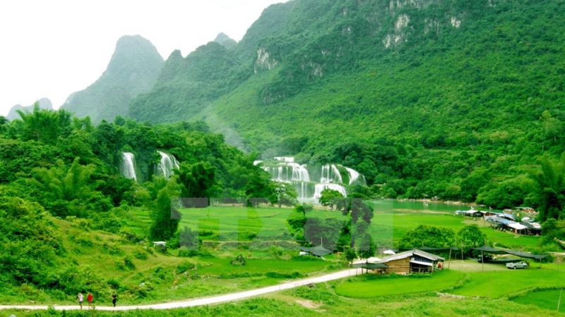 Bài văn so sánh thiên nhiên hiện lên trong Tây Tiến và Việt Bắc số 3