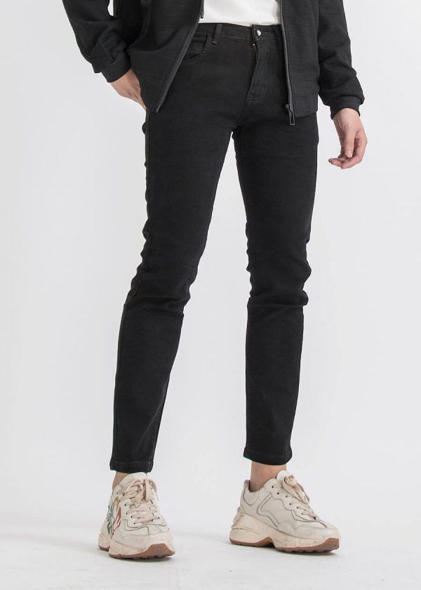 Tránh xa những loại quần skinny jeans và áo kẻ sọc