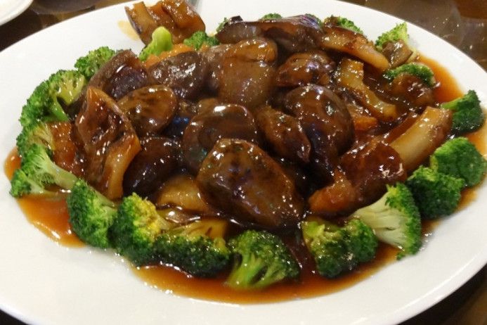 Hải sâm xào nấm đông cô