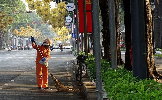 Bài văn tả một bác lao công đang làm việc số 4