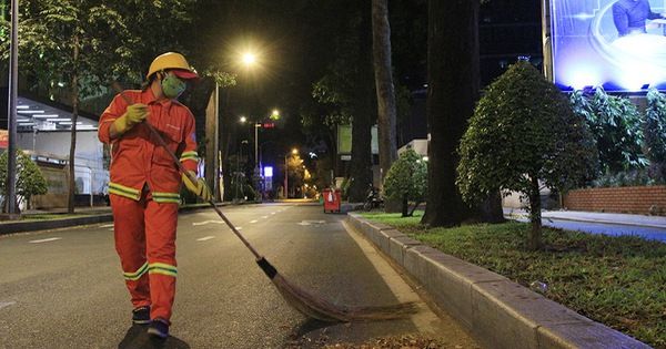 Bài văn tả một bác lao công đang làm việc số 8