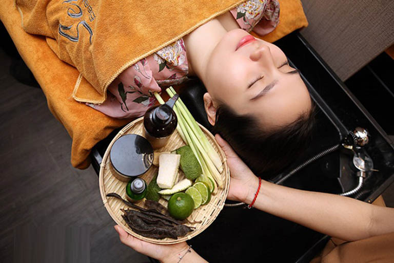 Gội đầu dưỡng sinh Tina