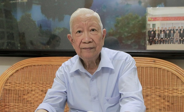 GSTS Lê Đức Hinh GSTS Lê Đức Hinh