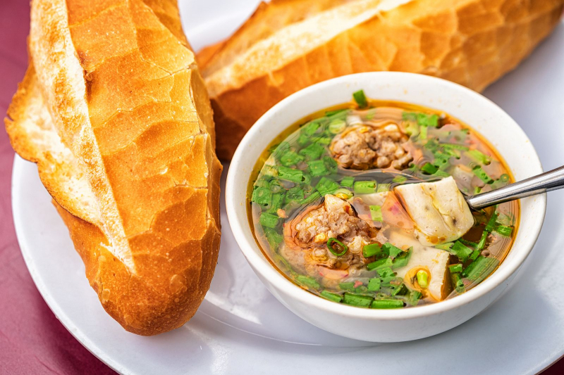 Bánh mì xíu mại Đà Lạt ngon Bình Thạnh