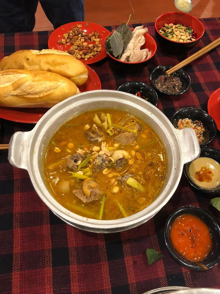 Lẩu dê gia truyền Tài Ký