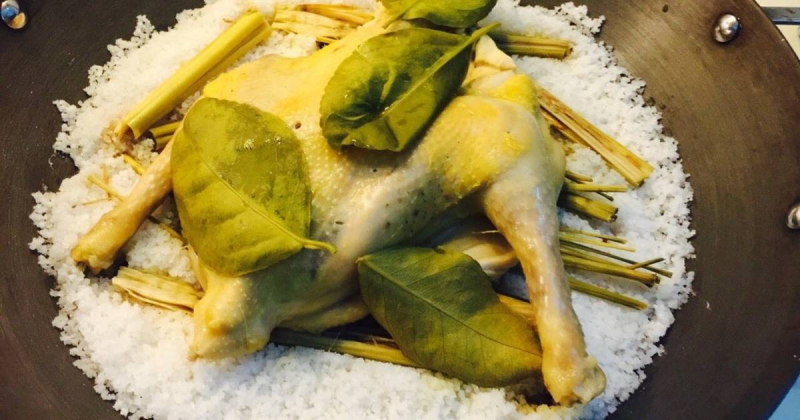 Gà ủ muối sả Gà ủ muối sả