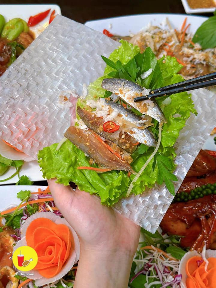 Gỏi cá trích Cô Tư