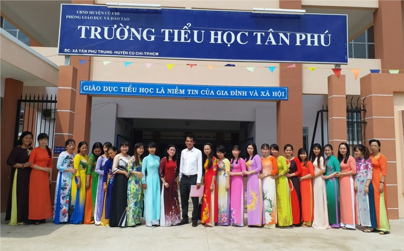 Trường Tiểu học Tân Phú