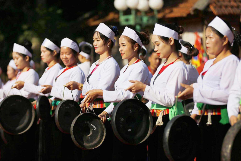 Đoạn văn trình bày suy nghĩ về giữ gìn nét đẹp truyền thống quê hương số 4