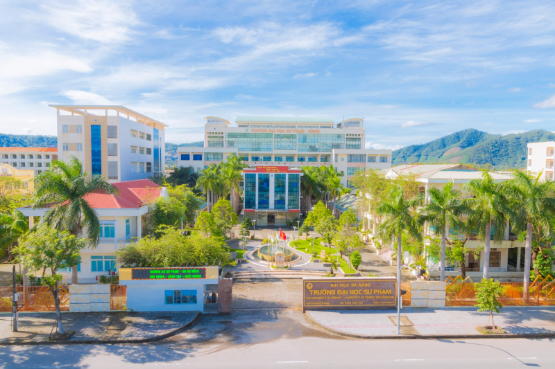 Sân cầu lông Trường Đại học Sư Phạm Đà Nẵng