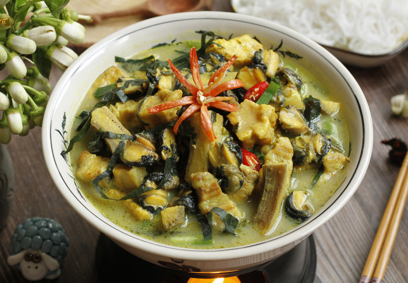 Ốc bươu bung củ chuối