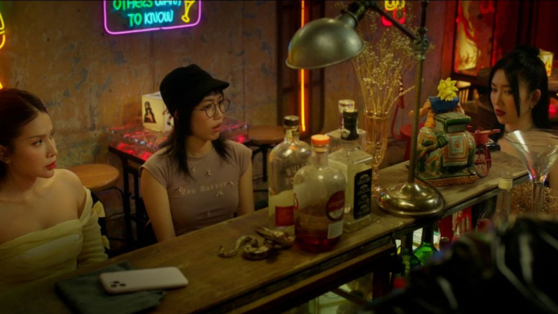 Trên Bàn Nhậu Dưới Bàn Mưu