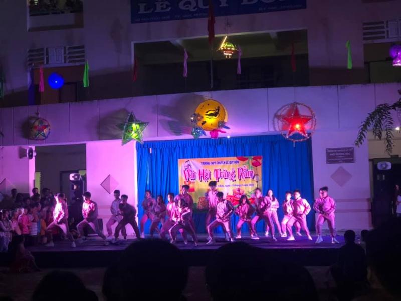 Trường THPT Chuyên Lê Quý Đôn Trường THPT Chuyên Lê Quý Đôn