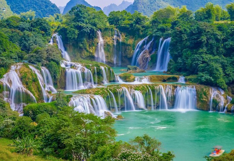 Địa điểm vui chơi, du lịch chuyến du lịch cùng Thác Bản Giốc có gì thú vị ?