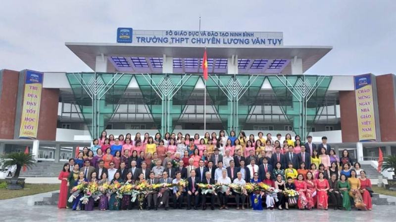 TRI ÂN THẦY CÔ