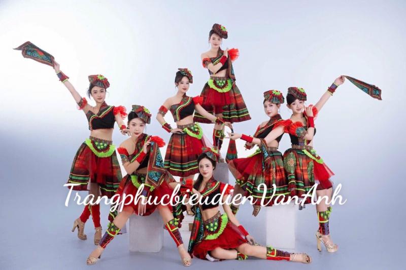 Trang phục biểu diễn VÂN ANH