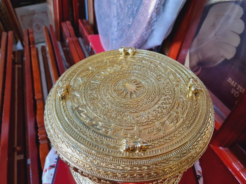 Hình hình họa các nhạc cụ trên trống đồng