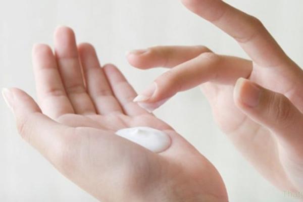 Những lưu ý khi bôi thuốc