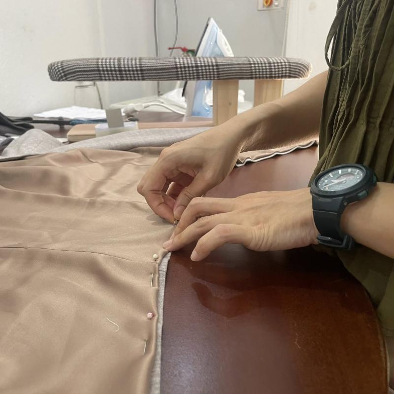 Tiệm Sửa Chữa Quần Áo Của Thu